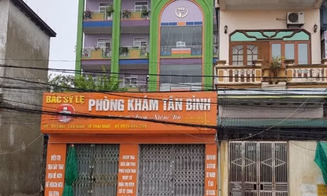 Phó trưởng khoa bệnh viện đã đầu độc cháu nội tại nhà riêng rồi đưa đến viện cấp cứu - Ảnh: Hoàng Long