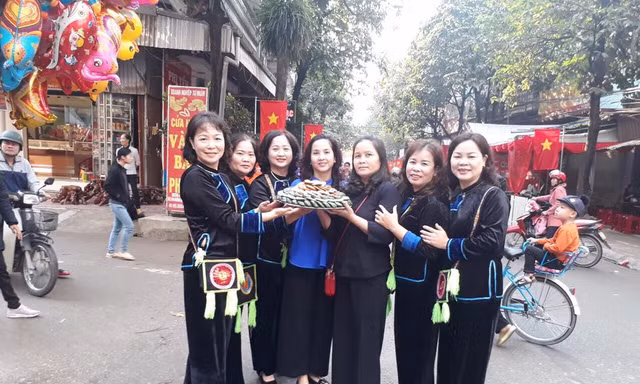 Những tà áo đặc trưng, thân thương của người Tày, Nùng xứ Lạng .Ảnh: Nguyễn Hương