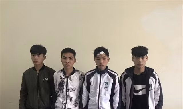 Bốn đối tượng gây án tại cơ quan công an Lộc Bình .Ảnh: TL