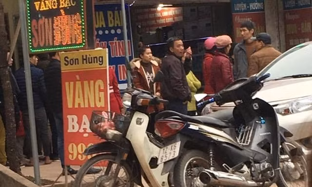 Hiện trường tiệm vàng ở Đình Lập sau vụ cướp Ảnh: TL