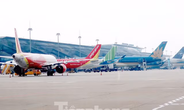 Các hãng hàng không vẫn chưa được phép mở lại các đường bay nội địa, trừ trục Bắc - Nam.
