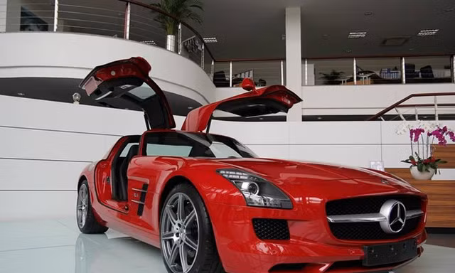 Tường tận siêu xe Mercedes-Benz SLS vừa về Việt Nam