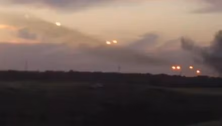 10 video ‘hot’: Pháo kích rực trời Mariupol