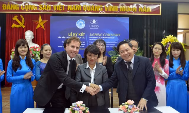 Lễ ký kết hợp tác giữa Bệnh viện Mắt Trung ương và tổ chức ORBIS.
