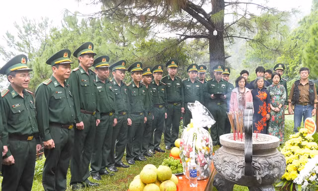 Mở lại hoạt động viếng Đại tướng Võ Nguyên Giáp tại khu mộ ở Quảng Bình 