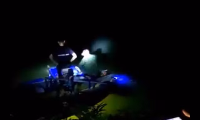 Phát hiện cây sưa ‘khủng’ dưới suối thuộc vùng đệm Phong Nha-Kẻ Bàng, dân lén lút khai quật trong đêm 