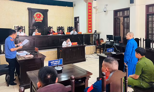 Tử hình đối tượng dùng súng áp tải hàng chục cân ma tuý 