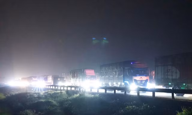 Ô tô 5 chỗ vượt ẩu, gây tai nạn liên hoàn trên cầu Gianh, Quốc lộ 1A tắc nhiều giờ