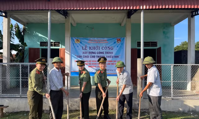 Khởi công công trình sân chơi cho thiếu nhi