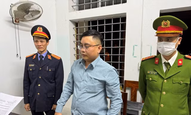 Nhà báo rởm bị tuyên phạt 18 tháng tù vì tống tiền doanh nghiệp 