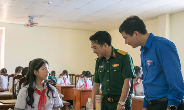 Thăm hỏi