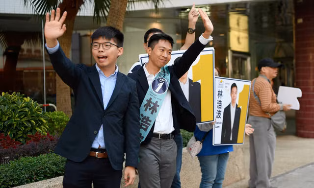 Phe dân chủ Hong Kong chiến thắng trong bầu cử cấp quận