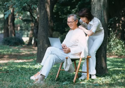 “Mừng ông đi được rồi, ông khỏi nằm liệt rồi!”