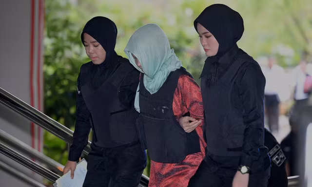 Đoàn Thị Hương xuất hiện tại tòa. Ảnh: AFP