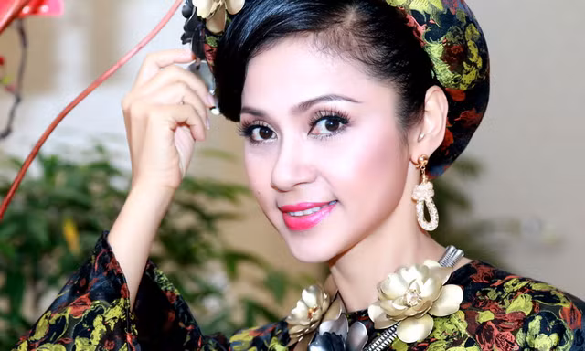 Việt Trinh chia sẻ về con trai 9 tuổi làm nhiều bà mẹ Việt xúc động