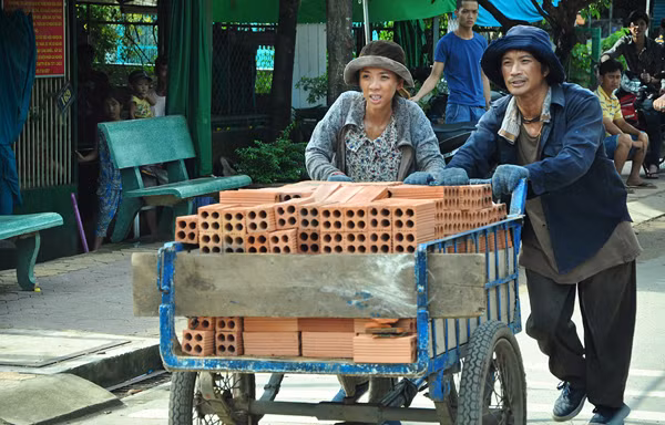 " Trúng số" của đạo diễn Dustin Nguyễn bất ngờ được giải vàng
