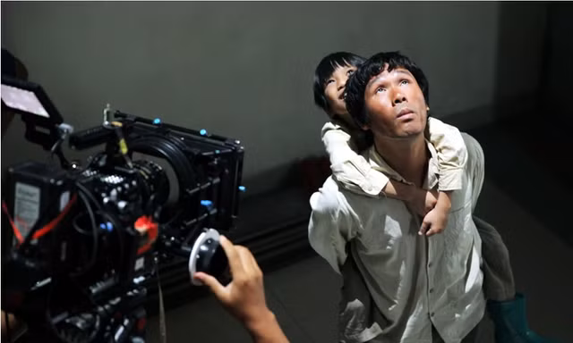 "Cha cõng con" là bộ phim dành cho gia đình nhẹ nhàng và cảm động.