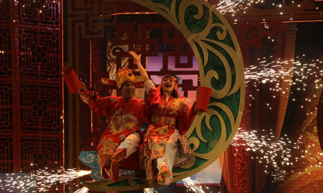 Màn báo cáo đôi của Quang Thắng-Vân Dung tại Táo quân 2019