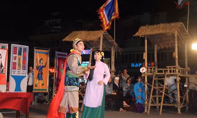 Nghệ thuật bài chòi Trung Bộ VIệt Nam chính thức trở thành Di sản văn hoá phi vậy thể đại diện nhân loại