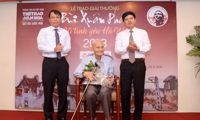 Nhà nghiên cứu Nguyễn Bá Đạm, bạn thân Bùi Xuân Phái nhận giải thưởng Bùi Xuân Phái 2018