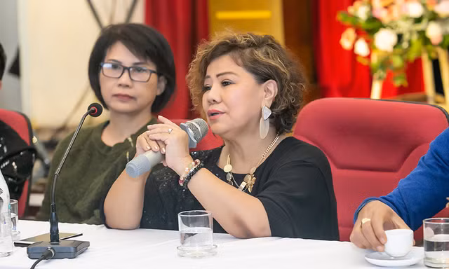 NSND Thanh Hoa vẫn hát ở tuổi 70