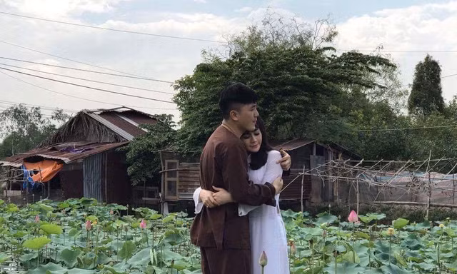 "Tình yêu cách trở" ra mắt công chúng