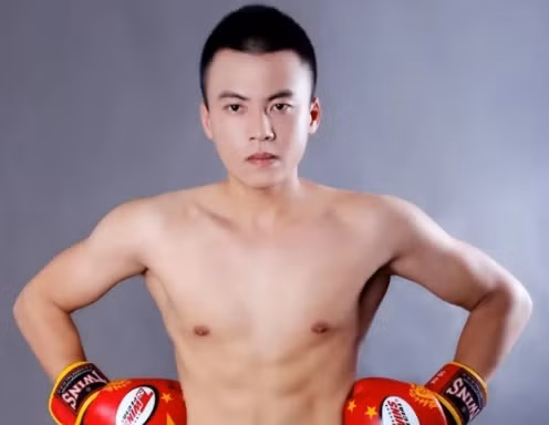 Võ sĩ Muay Thái thách đấu cả môn phái Vịnh Xuân 