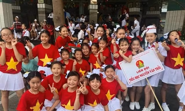 Nhiều trường điều chỉnh lịch học phụ đạo chiều thứ 7, dành thời gian cho học sinh cổ vũ bóng đá. Ảnh minh họa: IT. 