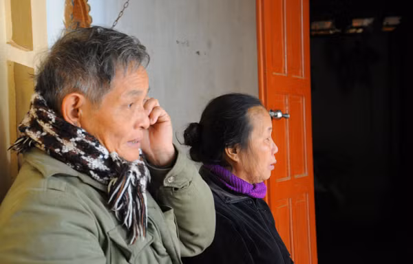 Nơi quê nhà, vợ chồng ông Diệm, bà Bình đang chờ tin con trai, con dâu từng phút.