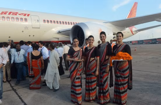 Các tiếp viên của hãng Air India. Ảnh: Ibtimes