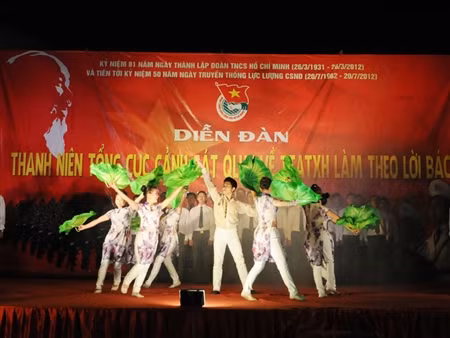 Văn nghệ chào mừng kỷ niệm 81 năm ngày thành lập Đoàn TNCS Hồ Chí Minh
