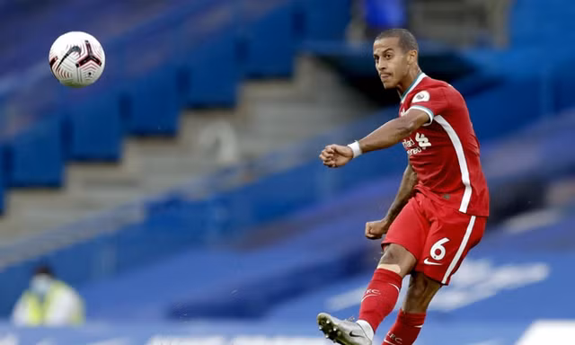 Thiago thực hiện 75 đường chuyền chính xác chỉ trong vòng 45 phút