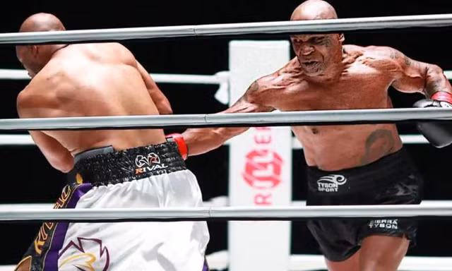Mike Tyson thi đấu ra sao ở trận 'tái xuất giang hồ'?