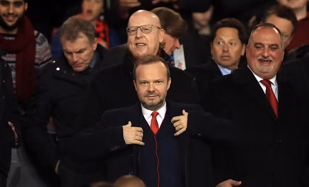 Ed Woodward và một trong các chủ sở hữu M.U, Avram Glazer