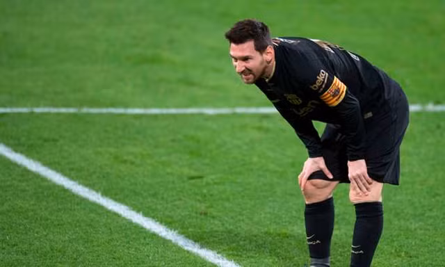 Lionel Messi cũng không cứu được Barcelona.