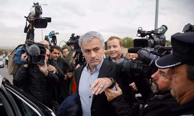 HLV Mourinho lãnh án 1 năm tù vì trốn thuế