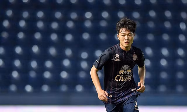 Lương Xuân Trường trong màu áo Buriram United 