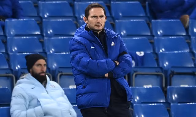 HLV Lampard đứng trước nguy cơ lớn bị Chelsea sa thải.