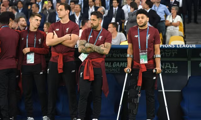 Alex Oxlade-Chamberlain sẽ nghỉ thi đấu gần hết mùa giải mới