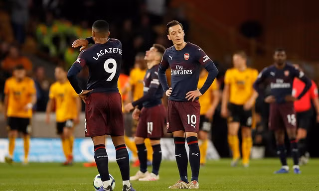 Các cầu thủ Arsenal lại gây thất vọng