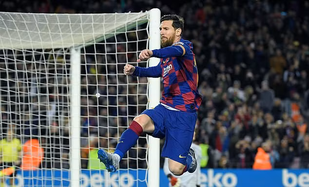 Messi khó rời Barcelona ở mùa hè này.