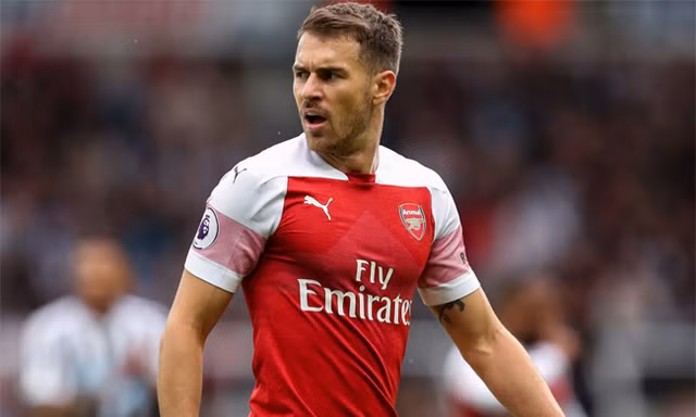 Bán rẻ cầu thủ, Arsenal ‘thủng túi’ hơn 200 triệu bảng