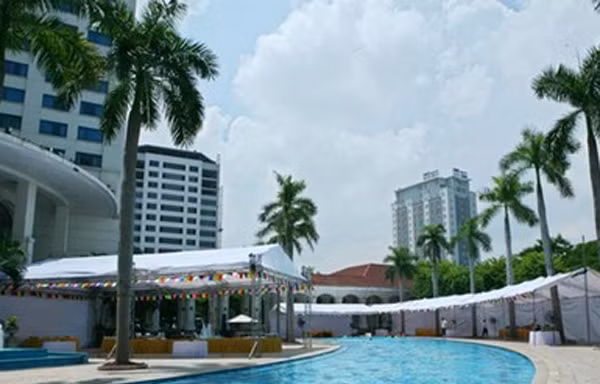 Khi mà cả hai phía trong thương vụ đều đang im lặng, giá trị của thương vụ là đề tài của nhiều đồn đoán