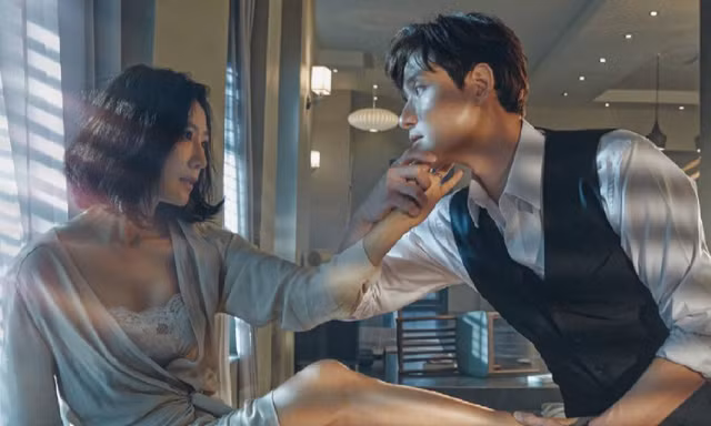 Sao nữ 'Thế giới hôn nhân' gây bất ngờ khi bỏ tiền tỷ tự sắm trang phục trong phim