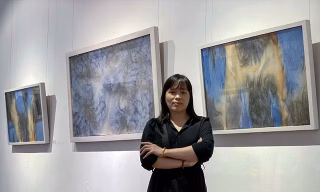 Bút pháp trên tranh lụa mới lạ của nữ họa sĩ xứ Thanh