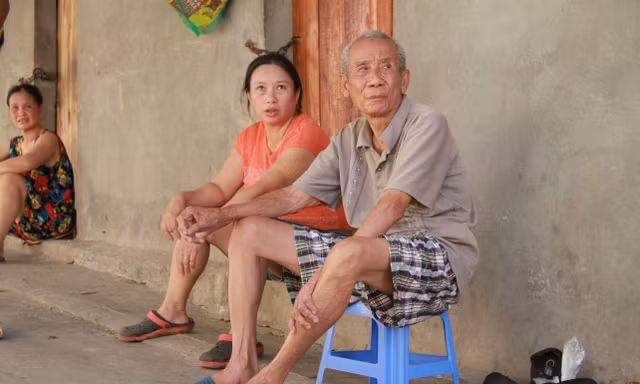 Người dân khu lao động Long Biên khốn đốn trong nắng nóng 'đổ lửa'