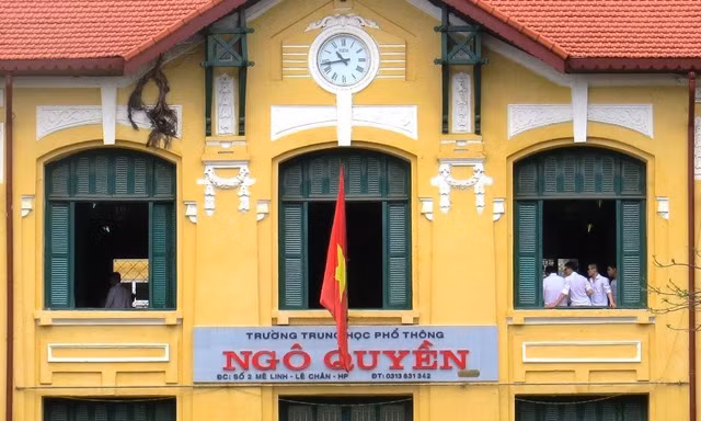 Giáo viên THPT Ngô Quyền nghi nhiễm COVID-19, Hải Phòng cho học sinh khối 9 và 12 nghỉ