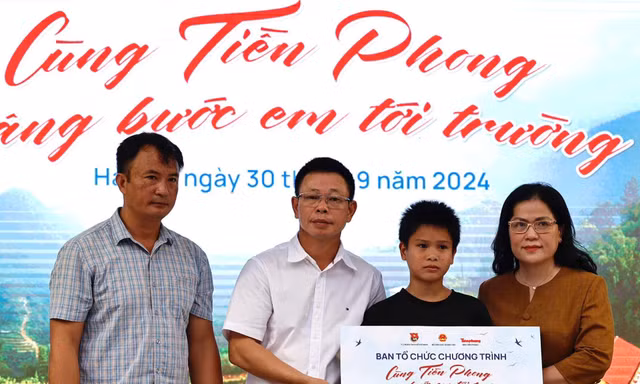 Cùng Tiền Phong nâng bước em tới trường: Mang tiếng cười trở lại sau dông bão
