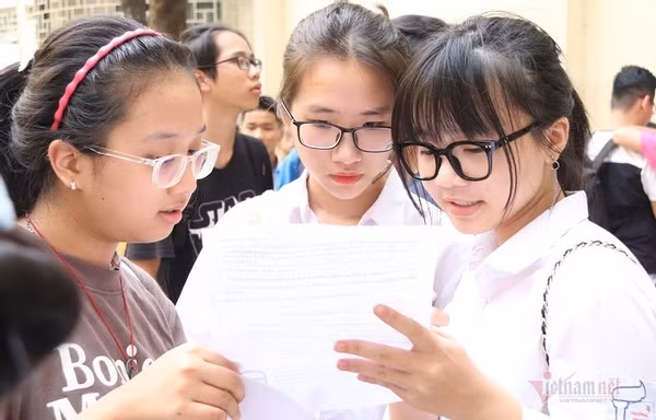 1 "chọi" hơn 29 để vào lớp 10 chuyên Anh Trường Chuyên Sư phạm