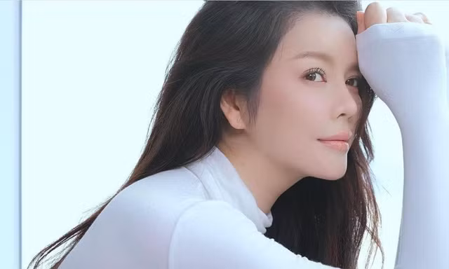 Vừa gây 'sốt' trong 'Người ấy là ai', Lý Nhã Kỳ lại khiến cả Vnet 'trầm trồ' vì điều này!